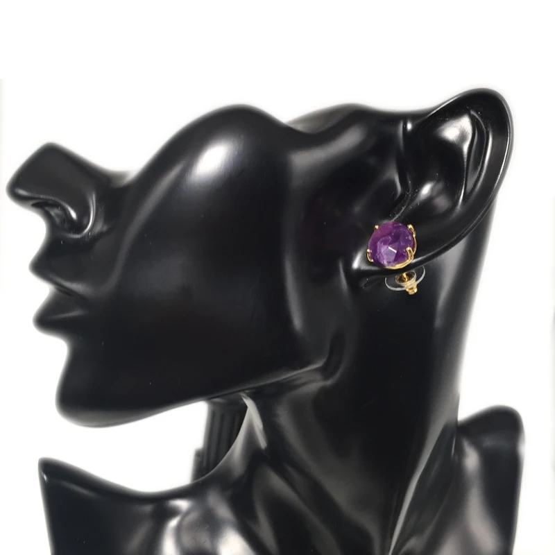 Серьги-гвоздики овальной формы с натуральный серебристый цвет камнем ограненные