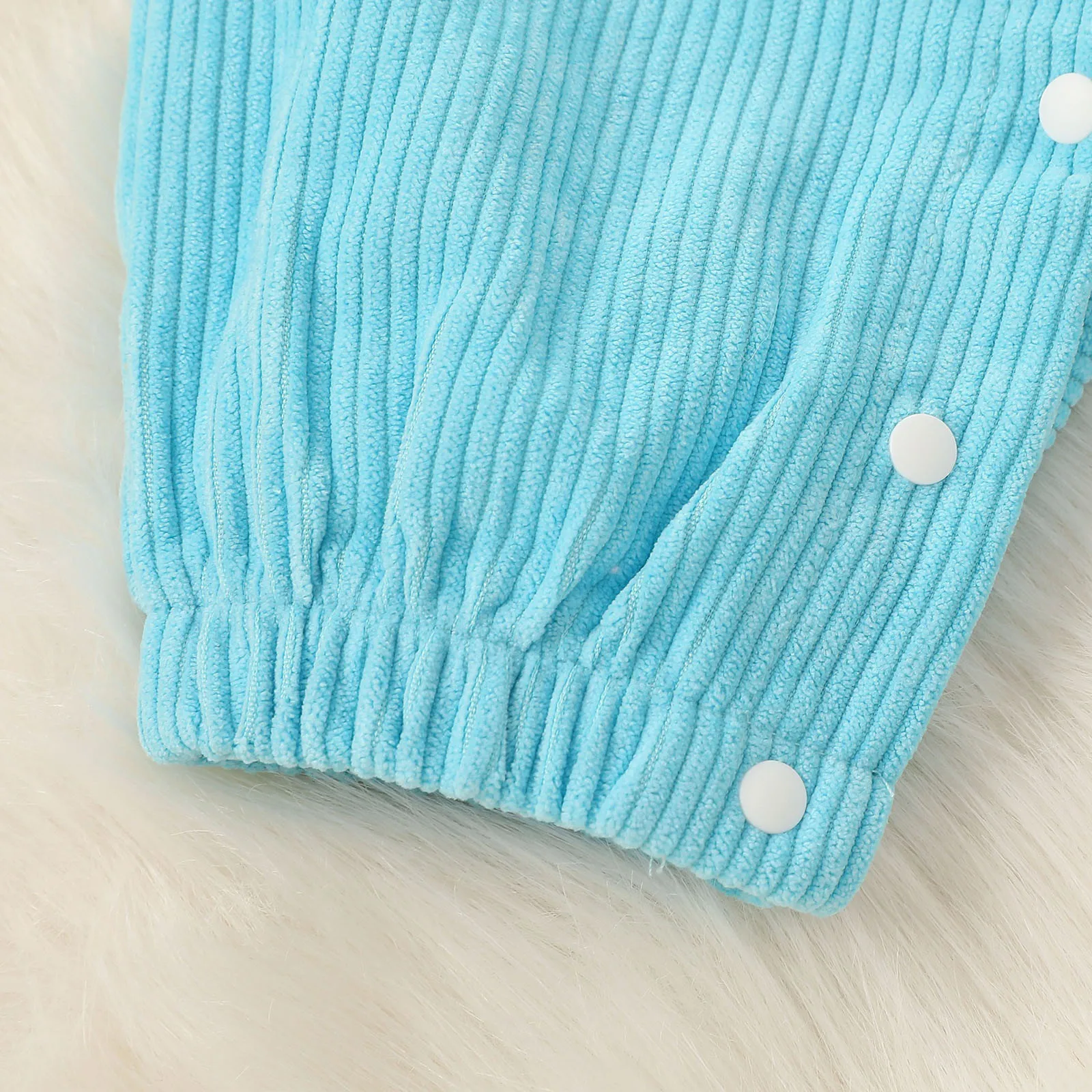 Детский комбинезон на бретелях с мультяшным рисунком без рукавов квадратным