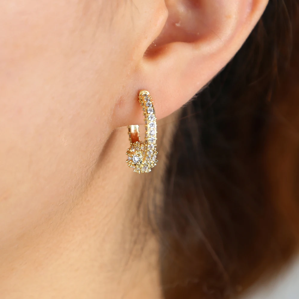 Женские серьги-кольца с разноцветными камнями | Украшения и аксессуары