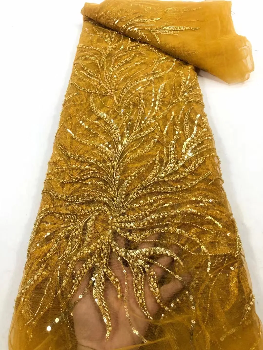 

Современный дизайн Африканское золото французское кружево ткань с блестками бусины хорошее качество вышитая кружевная ткань для свадебно...