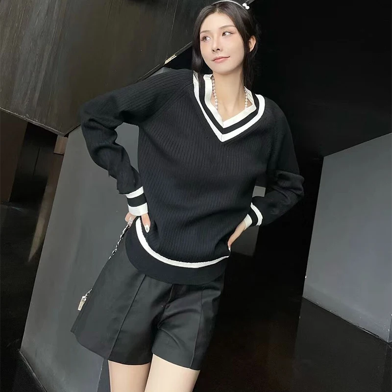 

2021 Autumn New High-End Temperament Luxury Brand Chic V-Neck Long Sleeve Jacquard Fashion Elegant Knitted Top T-Shirt