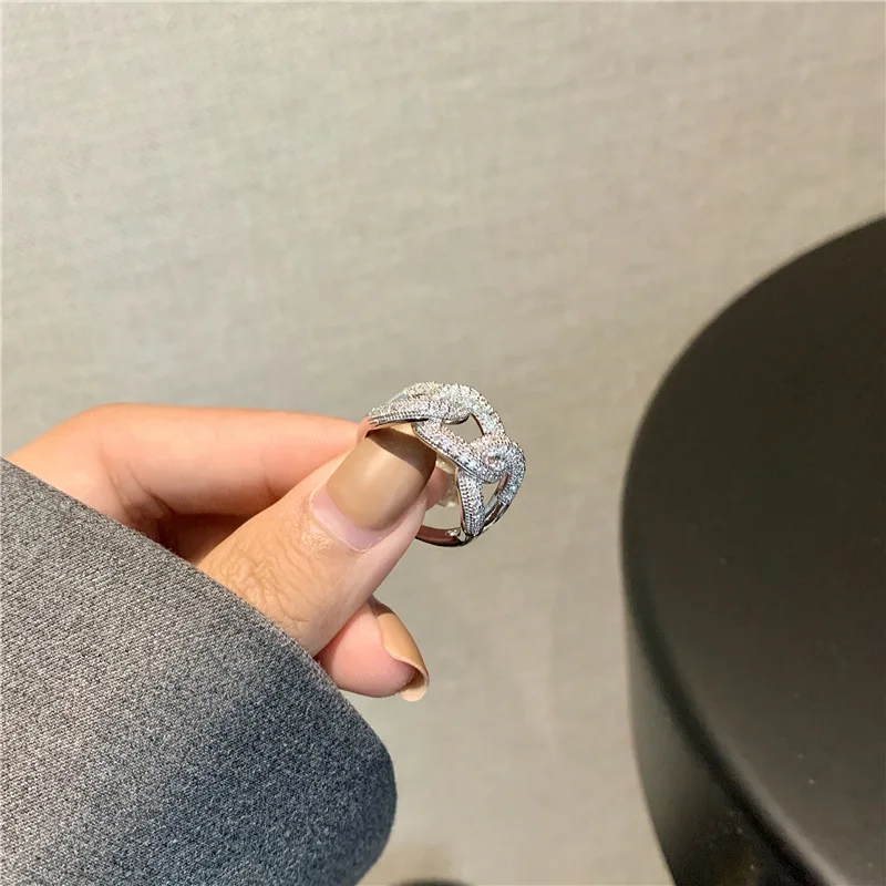 

SRCOI Geometric Hip Hop Link Chain Metal Ring Vintage Twisted Hollow Zircon Rhinestone Women Finger Ring Jewelry Party Gifts
