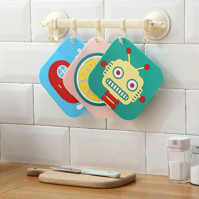 

2020 Home kitchen cute gadgets silicone table placemat coaster kitchen accessories mat cup bar cartoon animal coaster Tea mat