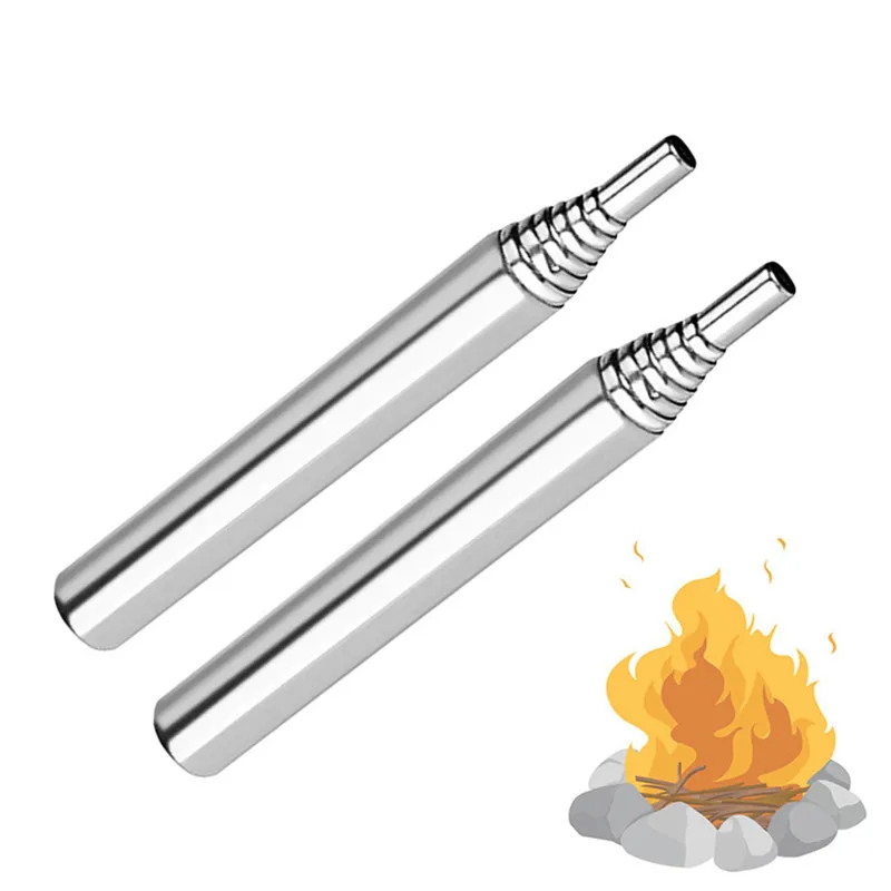 Комплект из 2 предметов на открытом воздухе строит костра складной огонь