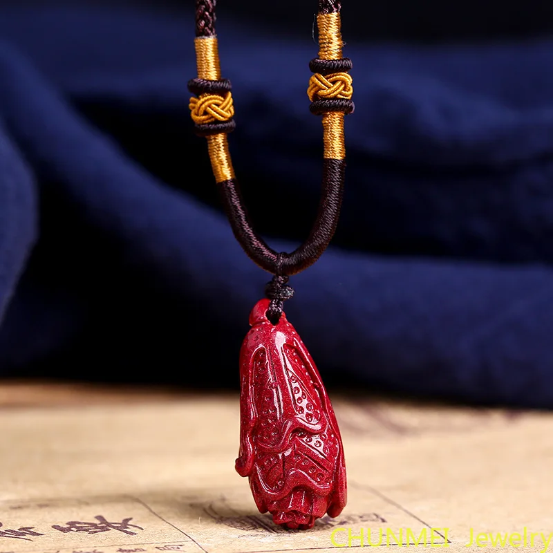 

Подвеска в виде капусты из фиолетового песка Императорского цвета