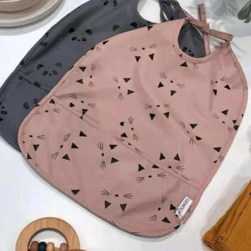 

Menoea Infant Kids Accessories 2022 Fashion Toddler Baby Cartoon Print Bibs Newborn Girls Boys Lovely Cute Pattern Burp Cloths