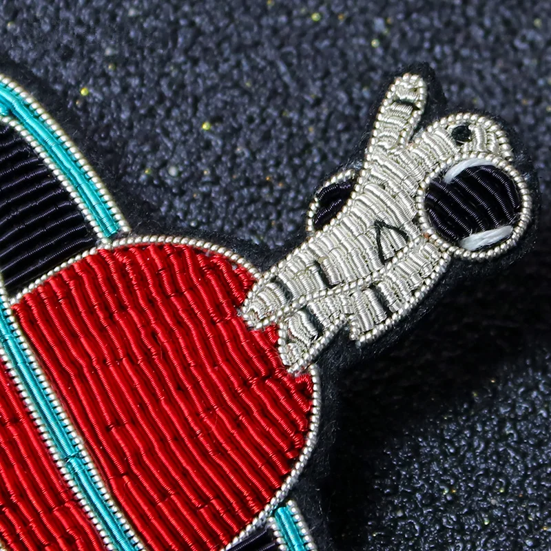 

Hand-embroidered corsage Indian silk badge universe explorer space wild brooch men and women accessories tide