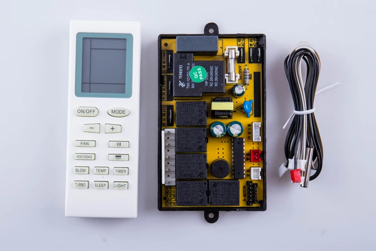 Кондиционирование воздуха материнская плата компьютерная подвесная машина