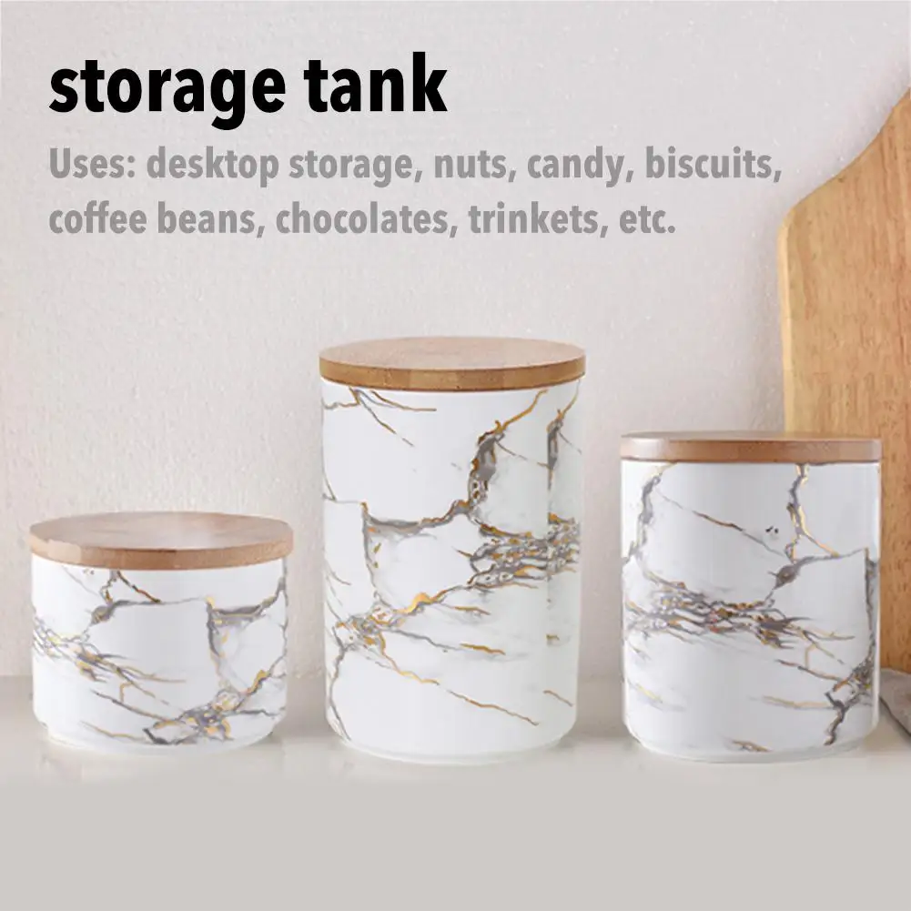 Шикарные бутылки и банки с мраморным узором деревянной крышкой минималистичные