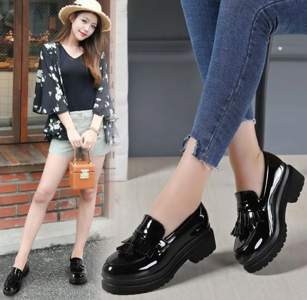 Туфли оксфорды женские из лакированной кожи модные лоферы на толстой подошве с