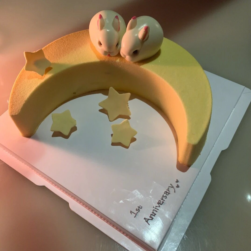 

Moon Shape Silicone Mold Mousse Cake Dessert Mould Decorating Tools Bakeware