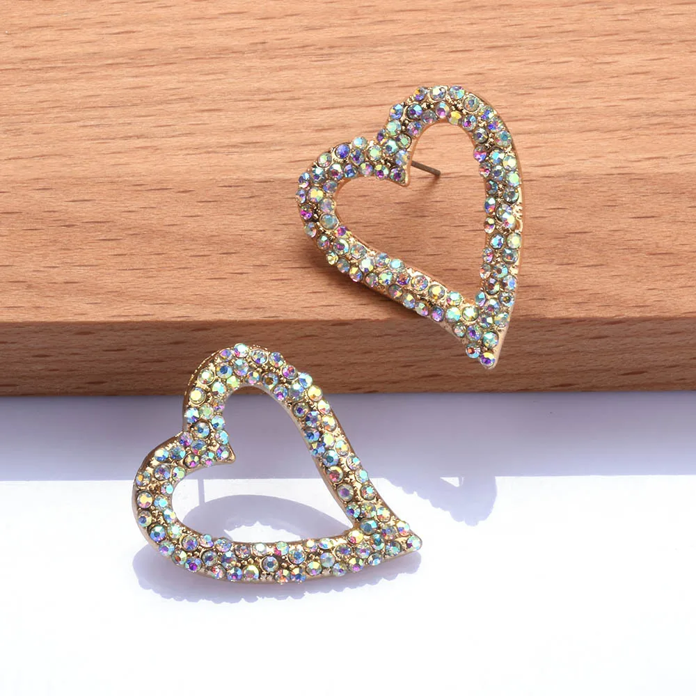 Новое поступление Стразы металлические серьги в форме сердца