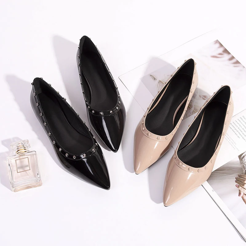 

2021 New Patent Leather Slip-On Flat Shoes Female Rivet Sexy Punk Footwear Ladies Shallow Mouth Light Loafers Versatile Summer