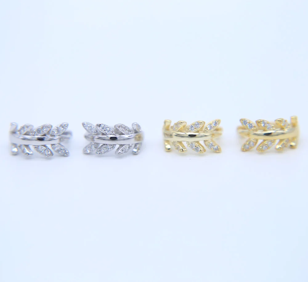 Женские классические серьги гвоздики из серебра 925 пробы с прозрачным/черным