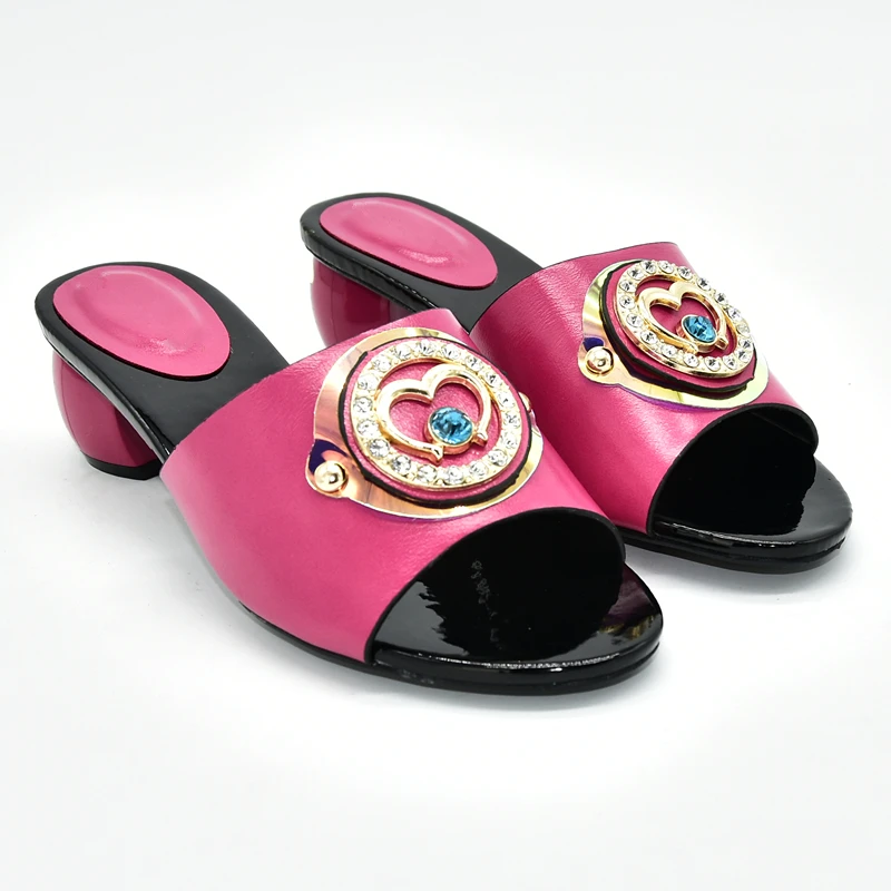 Пикантные туфли-лодочки на платформе Сезон лето Женские пикантные Элегантная