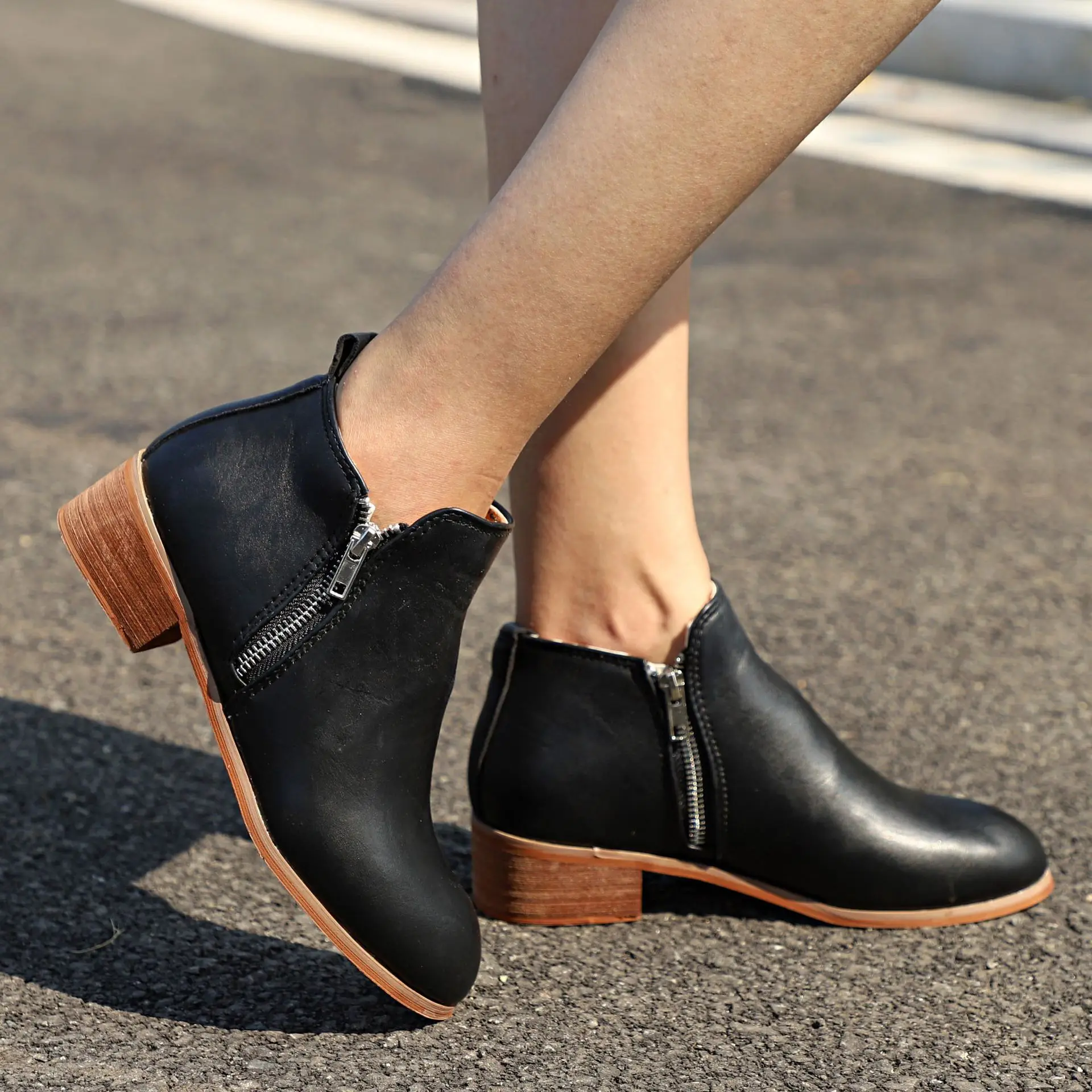Chaussure/Женская обувь; сезон весна-осень; женская обувь; zapatos mujer Sapato; ботильоны для девочек; ботинки на низком квадратном массивном каблуке; 556