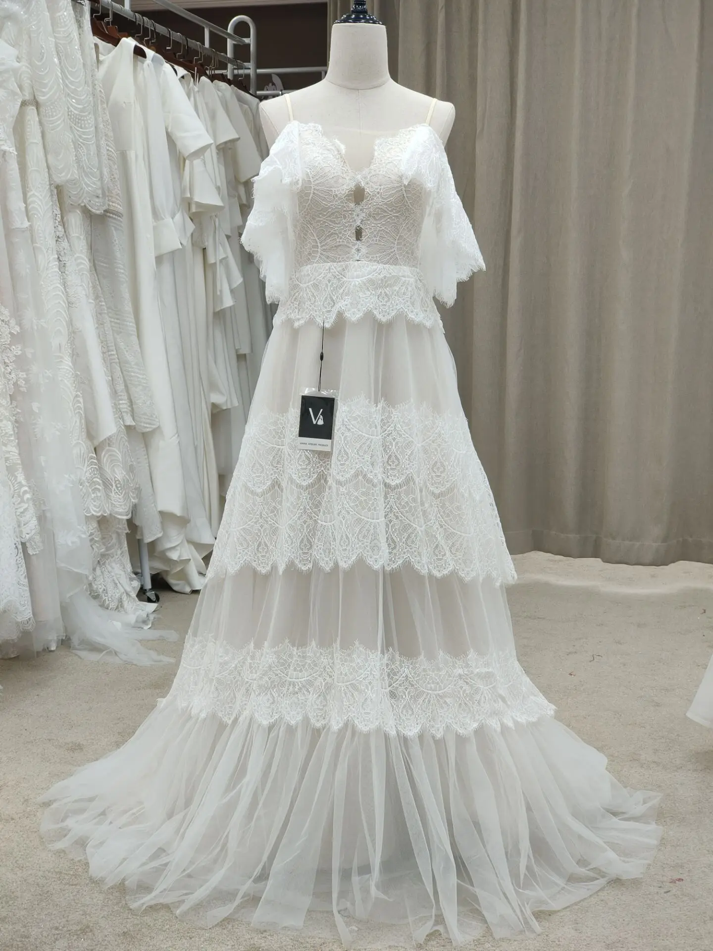 

Vestido De Noiva 2021 Lace V Neck Thin Shoulder Strap A Line Beach Bohemian Wedding Dress Brush Tail Graduation Robes Sukienki