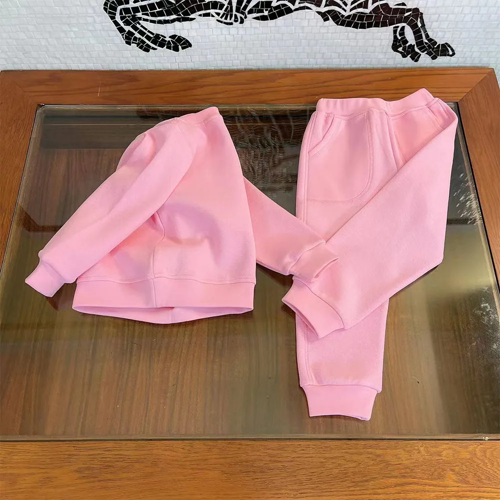 

Брендовый дизайнерский детский осенний Повседневный пуловер с длинным рукавом для девочек + спортивные брюки модный костюм из двух предмет...