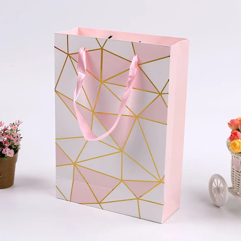 

Pink Color Paper Gift Bag with Handle Valentine's Day Wedding Birthday Party Packing Bags