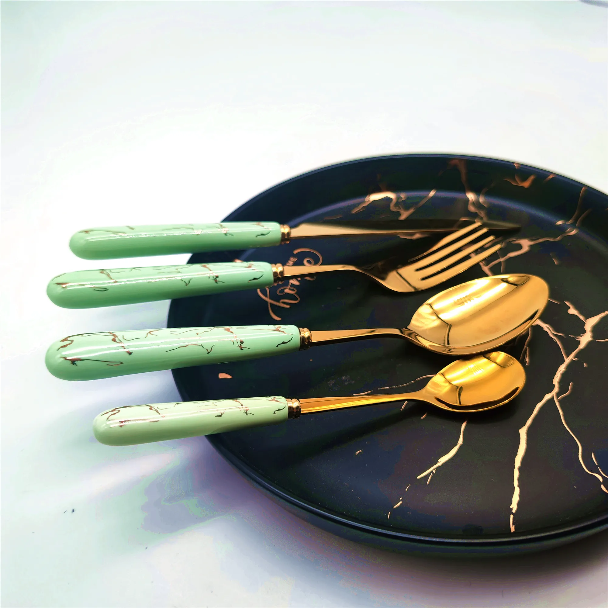 

24pcs Ceramic Handle Dinnerware Dinner Set 304 Stainless Steel Tableware Cutlery Set Gold Fork Spoon Knife Set Dishwasher Safe