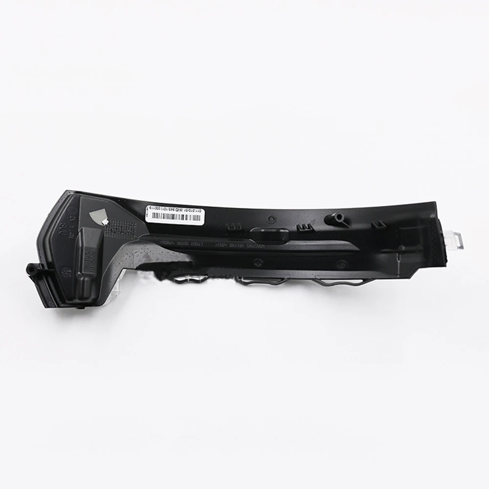 Автомобильный зеркальный светильник заднего вида с поворотным сигналом и