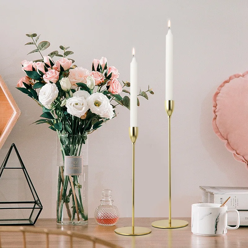 

Romantic Nordic Metal Candle Holders Bar Candlestick Fashion Wedding Candle Stand Exquisite Candlestick Candlelight Dinner