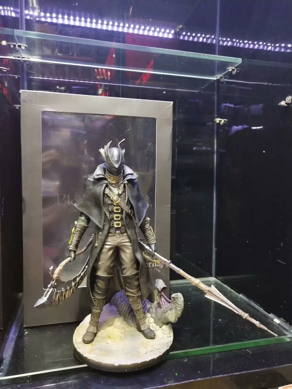 

30cm NEW Game Bloodborne The Old Hunters Action Figures Sickle movable scale statue Collection of toy gifts