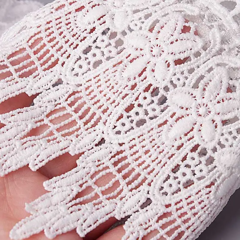 Женский свитер в Корейском стиле с декоративными манжетами и оборками на рукавах