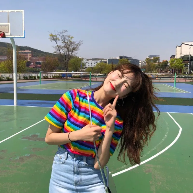 Футболка женская в радужную полоску свободная рубашка Корейском стиле топ с