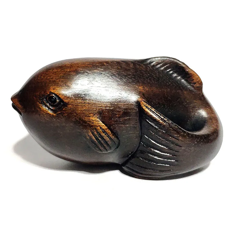 

Y5955 - Collectible 20 Years Old 2" Hand Carved Ebony Ironwood Netsuke - Fish