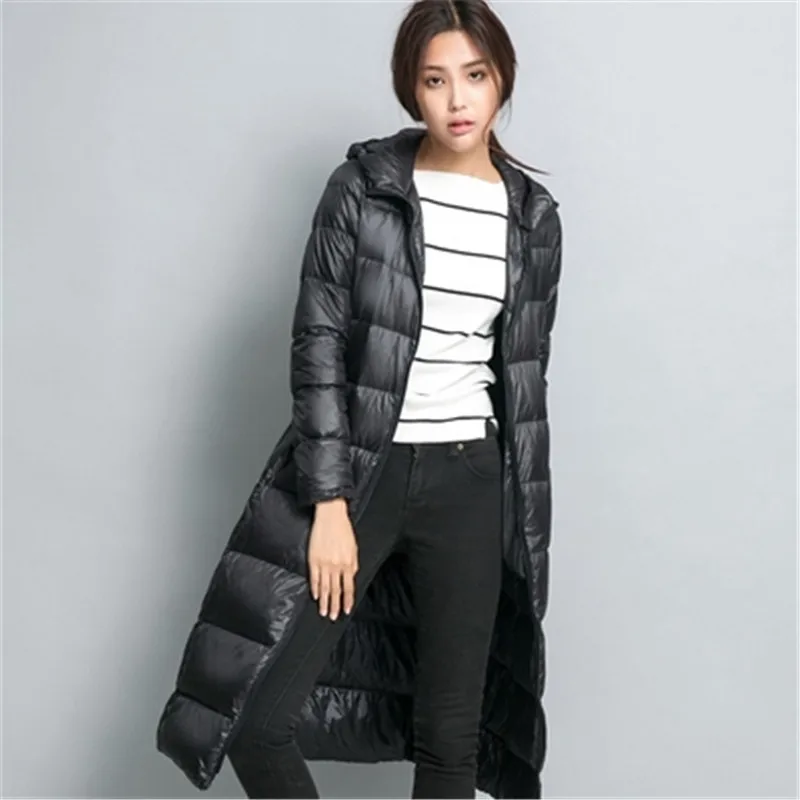 Женская куртка на белом утином пуху с капюшоном тонкое длинное пальто большого