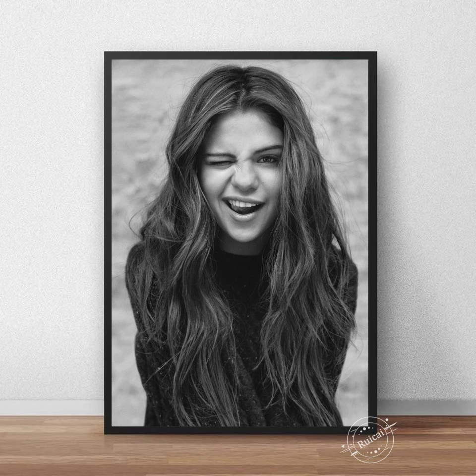 Плакат Селены Гомез музыкальная певица Черно-Белая настенная Картина на холсте