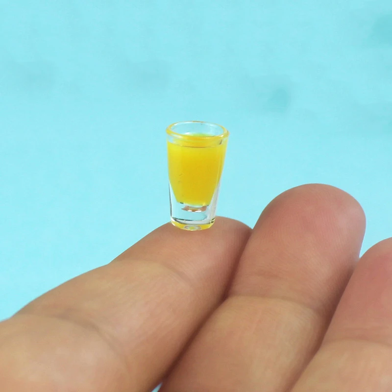 

2Pcs 1/12 Dollhouse Miniature Accessories Mini Fruit Juice Milk Cup Simulation Drink Model Toys for Doll House Decoration