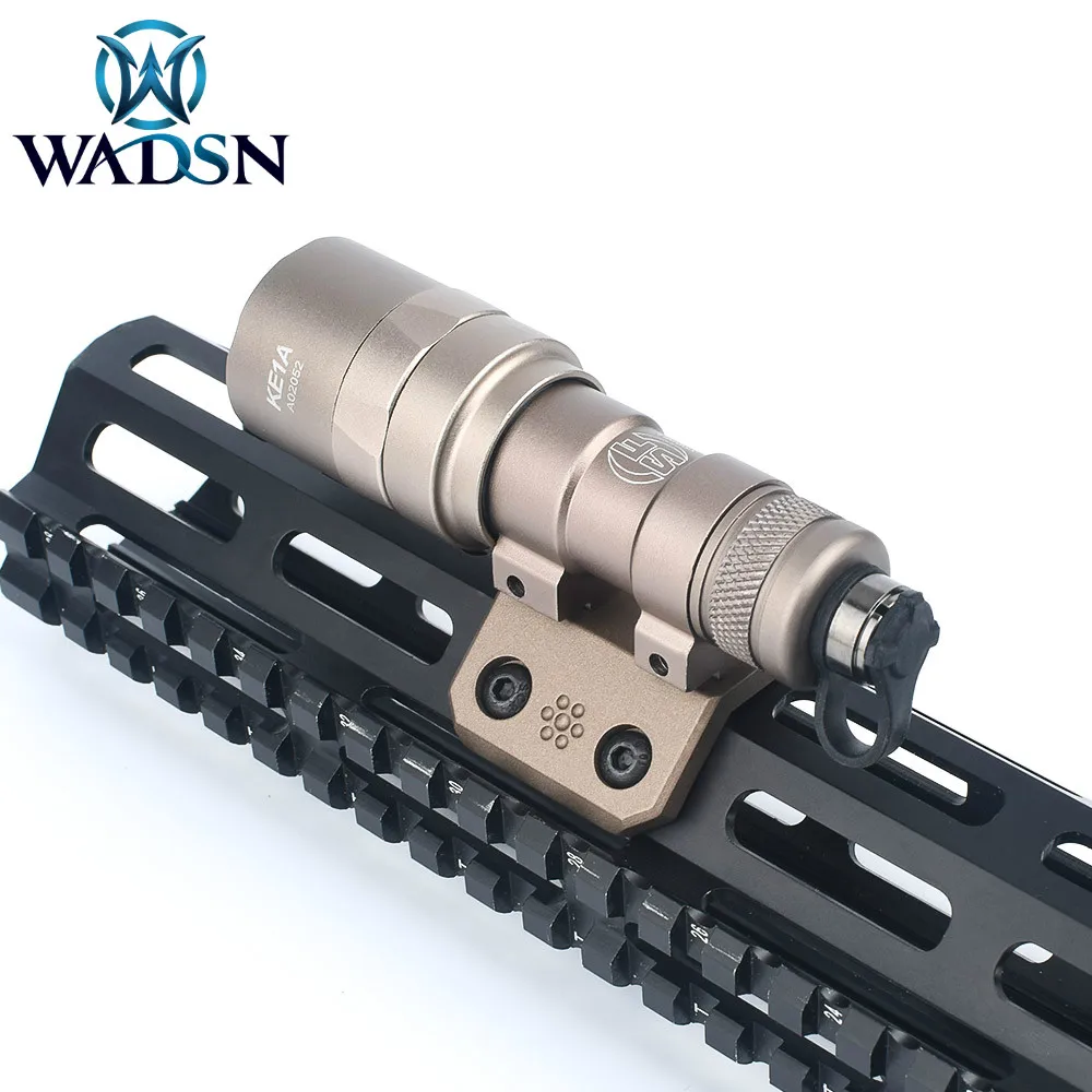 

Wadsn Airsoft Mini Offset Flashlight Base Mount for M300A M600C Hunting Weapon Scoutlight fit M-LOK Keymod 20mm picatinny Rail