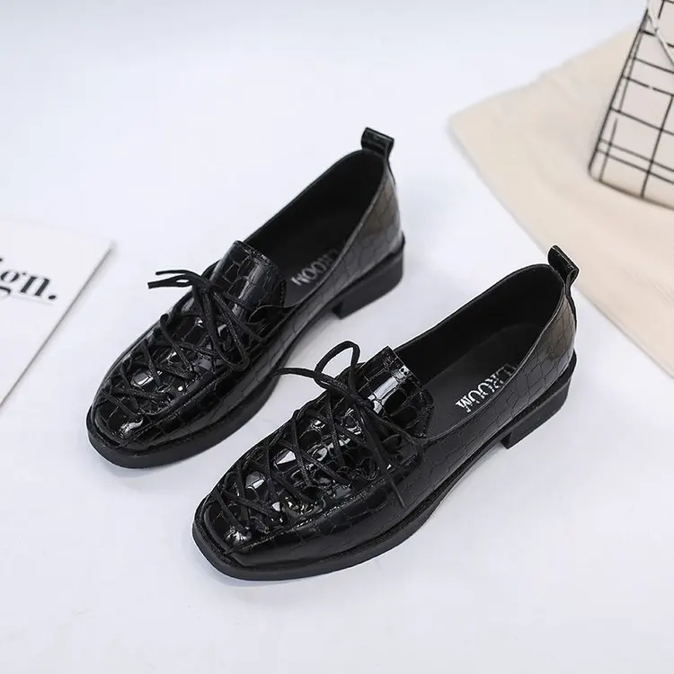 

Retro Woman Shoes Slip-on Patent Leather Ballet Flats Casual Female Sneakers Oxfords Loafers With Fur Modis British Style Square