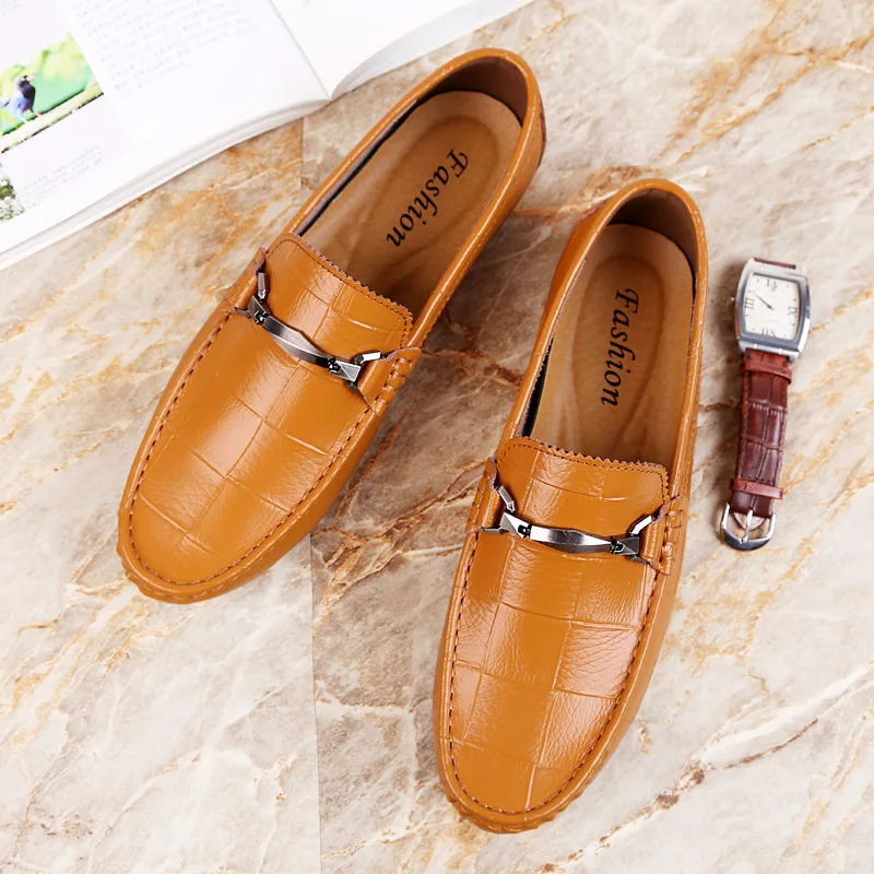 

2020 Handmade Leather Shoes Men Flats Casual Luxury Brand Men Loafers Breathable Mens Driving Shoes Fashion Slip on Moccasins