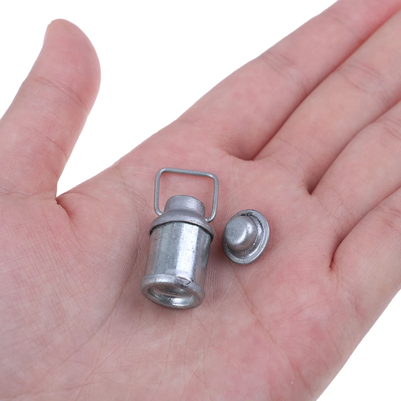 Металлический миниатюрный молочный кувшин с крышкой для кукольного домика 1/12 |