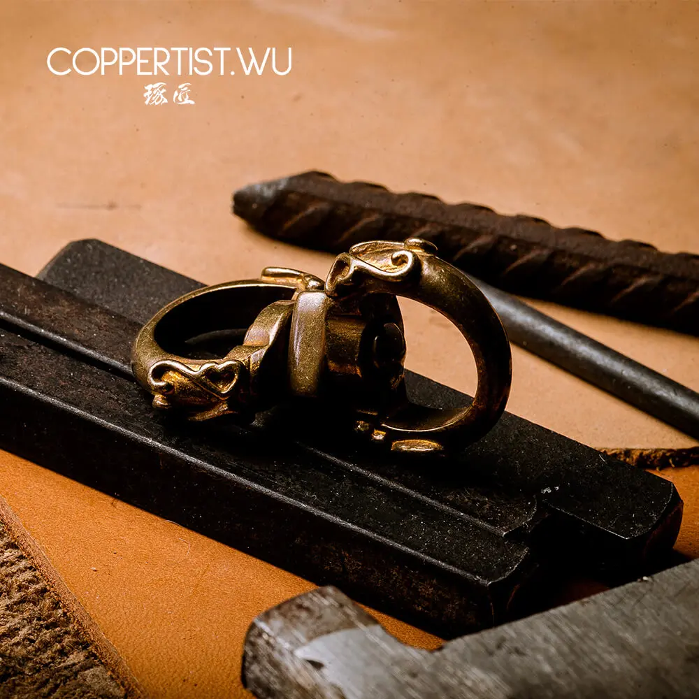 Coppertist. wu форма восемь латунных декоративных узоров карабин поворотный замок