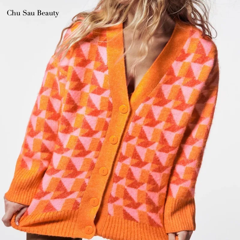 

Женский жаккардовый вязаный жаккардовый жакет ZA с геометрическим узором, модный уличный теплый однобортный толстый свитер с V-образным выр...