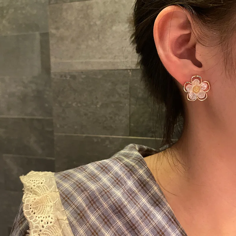 

Fashion women's earrings alloy material 2021 popular new flower shape cute sweet style exquisite jewelry best gift