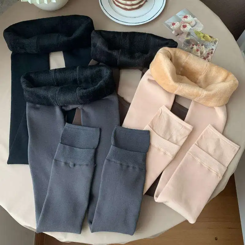 Зимние теплые леггинсы женские бархатные облегающие с высокой талией утепленные