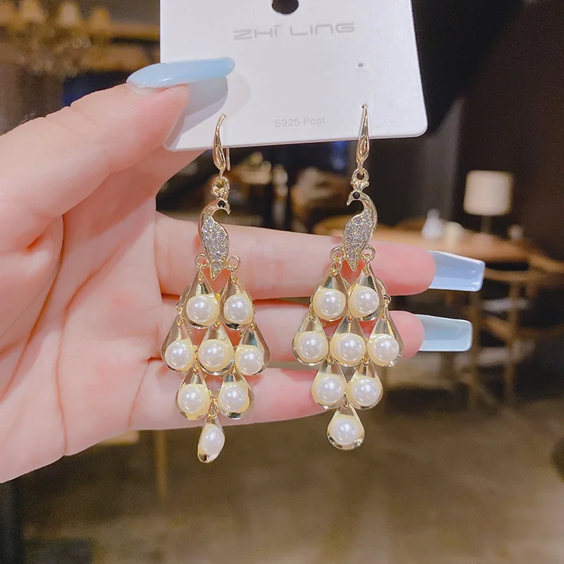 

2021 New Long Style Crystal Peacock Pearl Ear Hook Female Popular Explosion Style Fashion Atmospheric Earrings For Women Jewelry