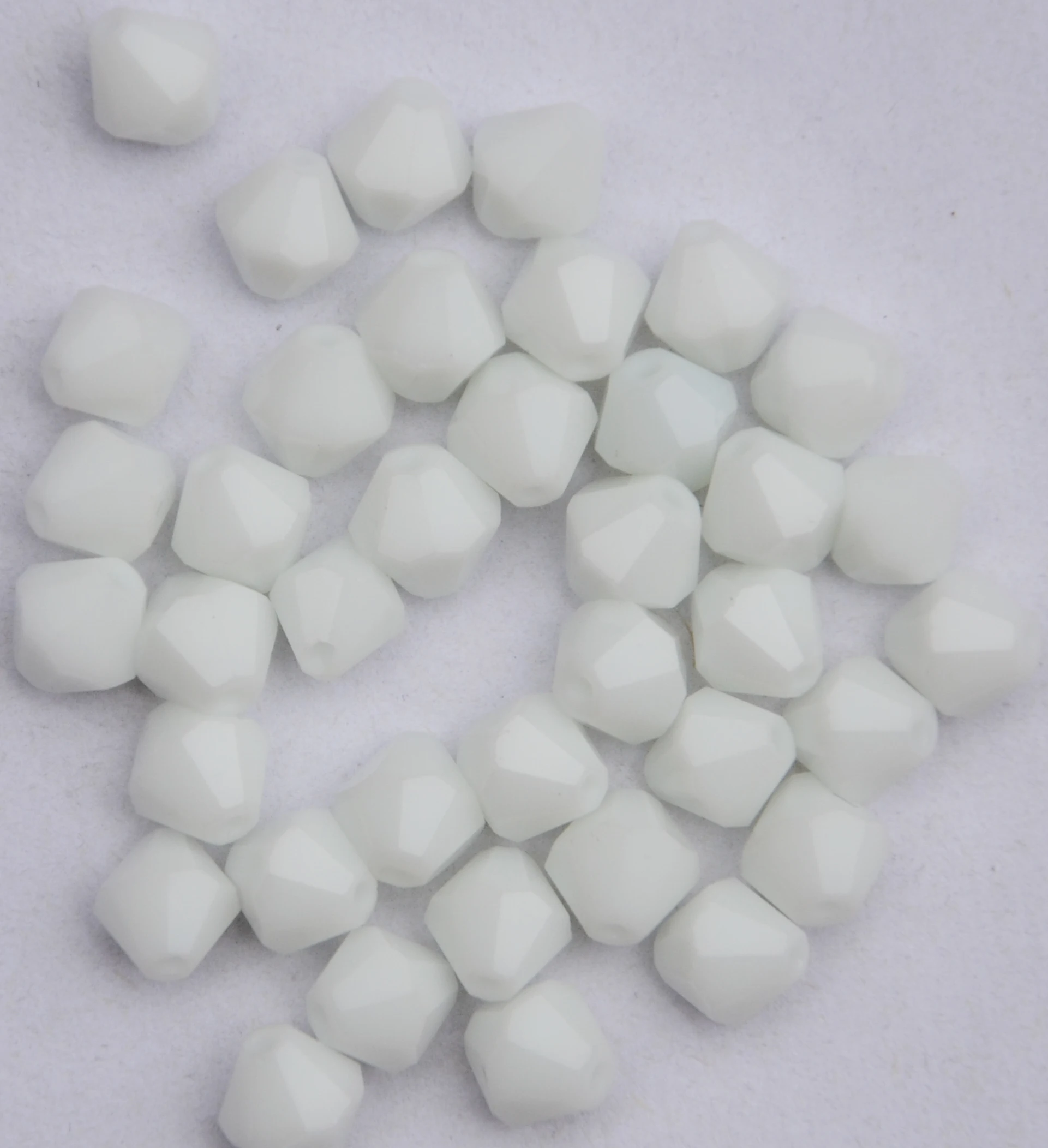 

Бесплатная доставка, 288 шт./лот 6 мм Меловые белые китайские высококачественные хрустальные биконусные бусины