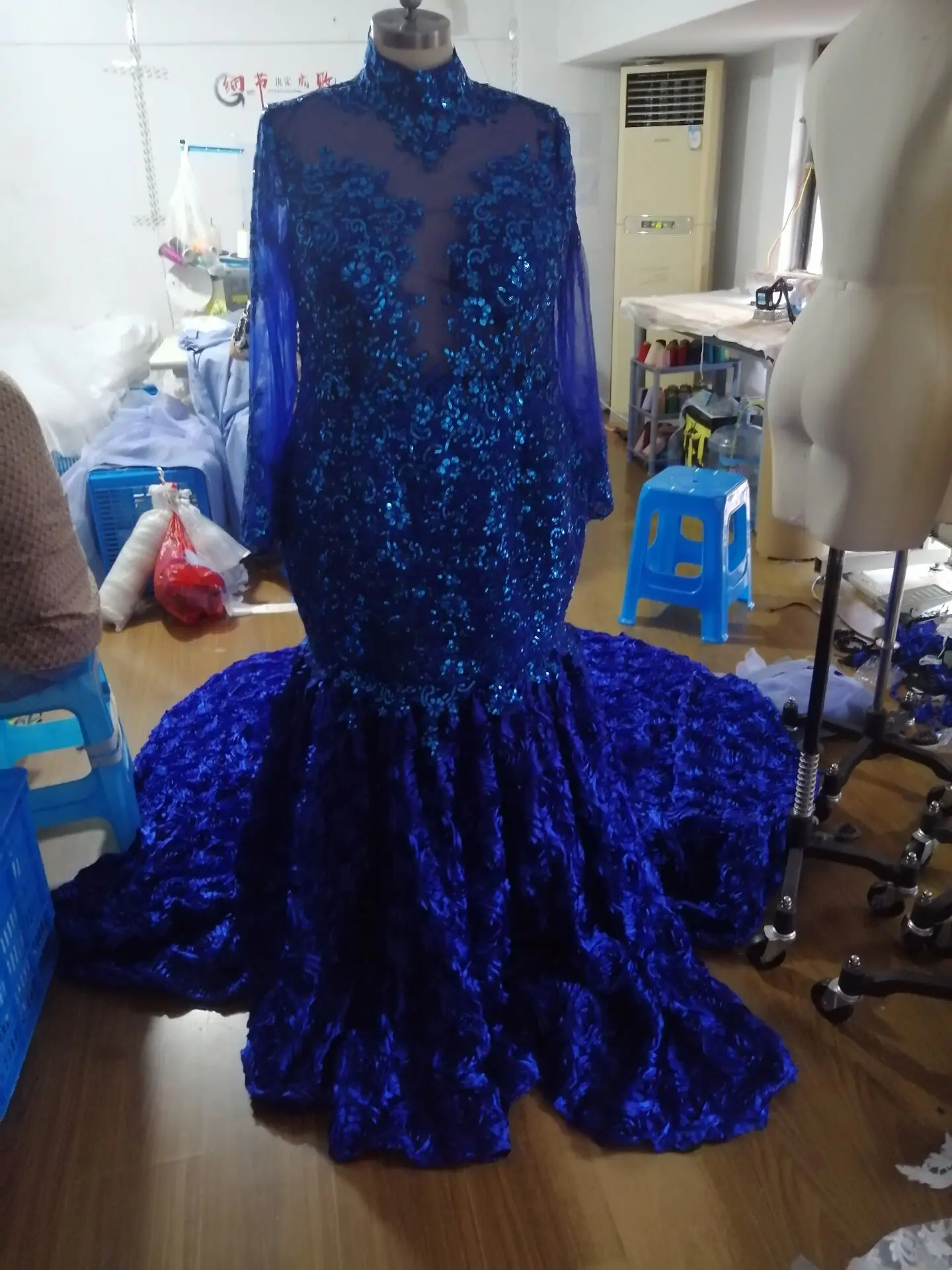 

Real Pictures Blue african Prom Dresses long sleeve with Appliqued Rose Sweep train zipper back Mermaid evening party wear
