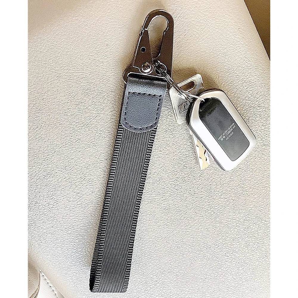 Автомобильный держатель для мобильного телефона с карабином |