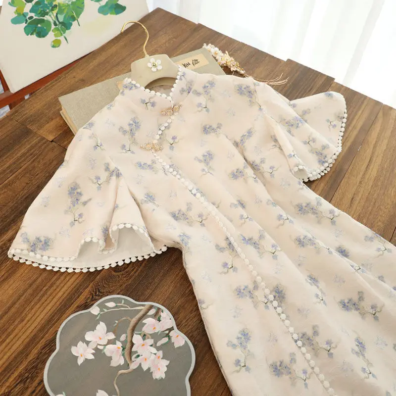 Китайское традиционное женское платье Qipao в современном стиле элегантное
