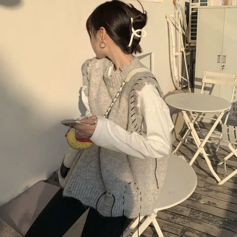 

Foufurieux Japan Style Women Solid Knitted Vests Sleeveless O-Neck Pullovers Korean Hole Loose Autumn Or Spring Casual Outwear
