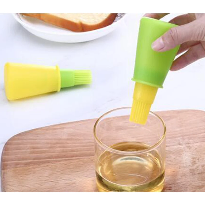 

1pcs Silicone Oil Bottle With Brush Creative Refillable Sauce Bottle Brush Grill Oil Brushes Kitchen Baking BBQ Tool Accessories
