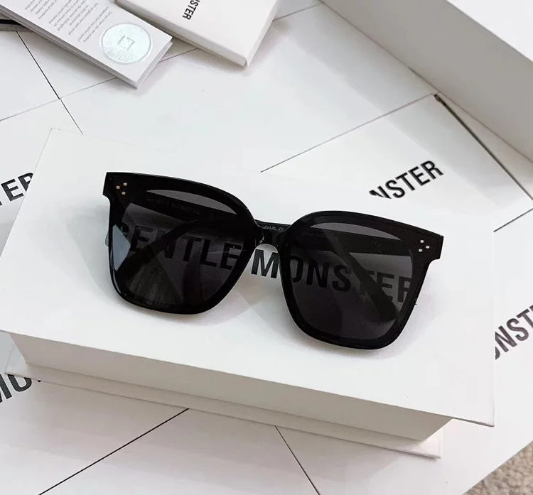 

2020 Women men Oversized Sunglasses Korea Gentle Her Sunglasses Star Sunglass Fashion Lady Vintage Sunglasses Luxury Package