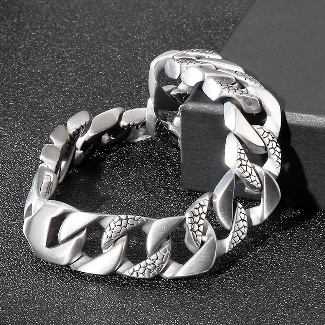 

9" 15mm Men's Bracelet Silver Color 316L Stainless Steel Round Brushed Curb Cuban Link Chain Bracelets Male Jewelry Gift for Men